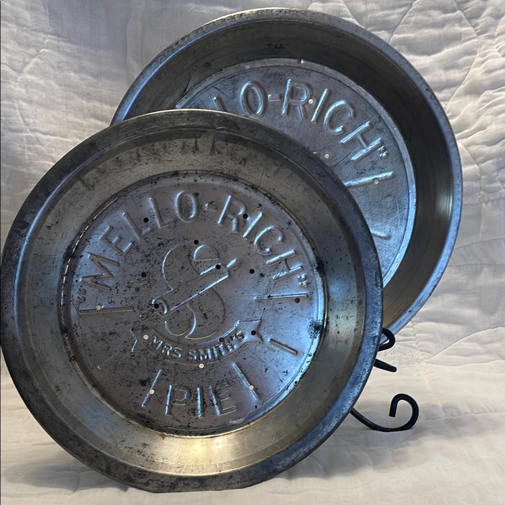 Silver Pioneer Bakeware Pie Plates